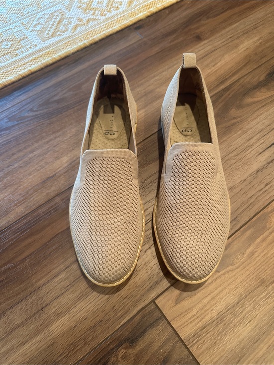 Kelly & Katie Shoes - Women’s Slip-On Knit Casual Shoes in Beige
